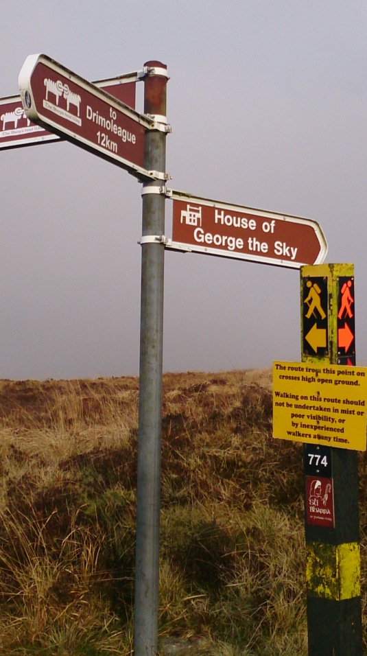 Signpost on Donovan Castle walk